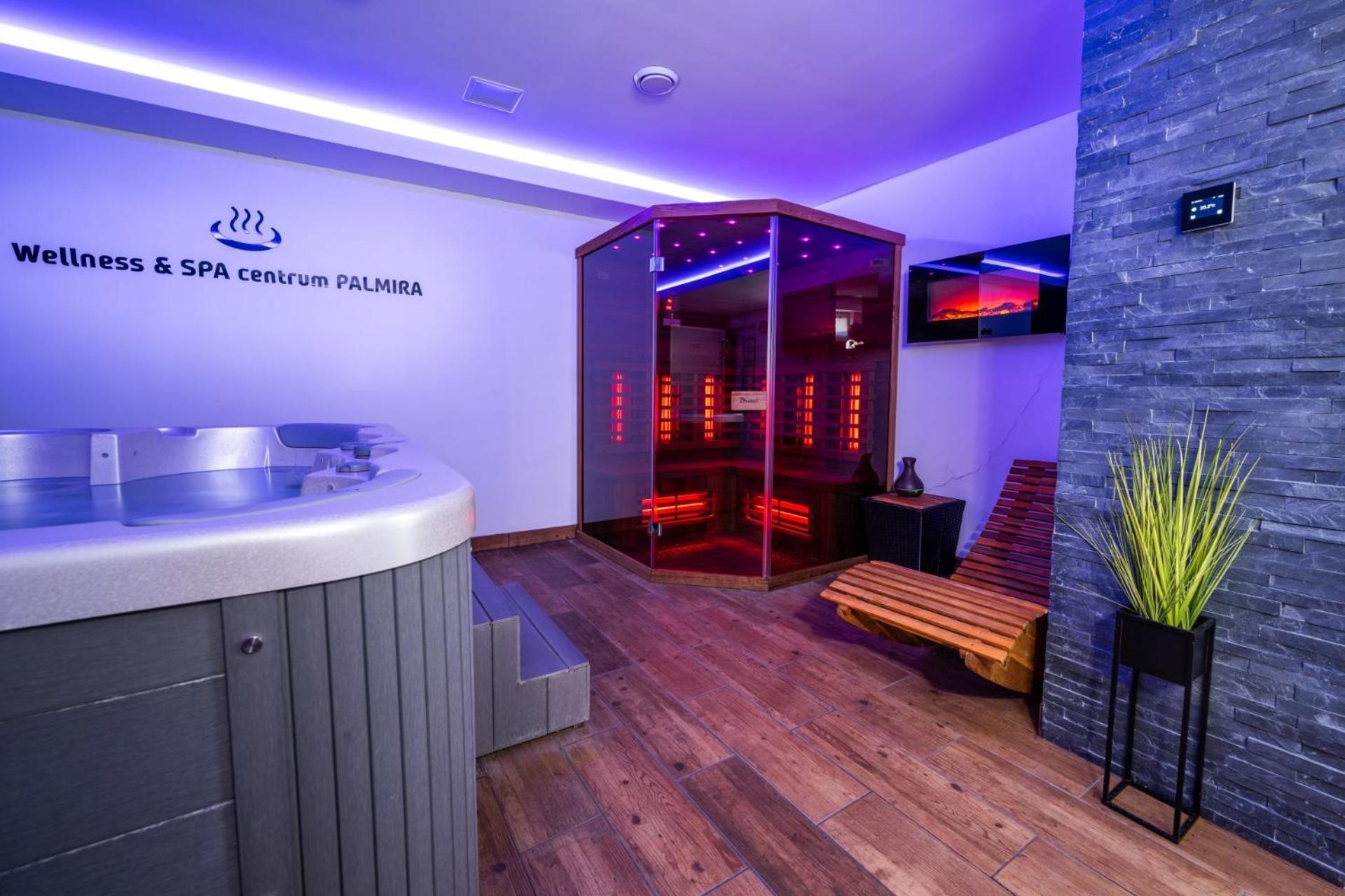 Hotel & Spa Centrum Palmira Uhersky Brod Exterior photo